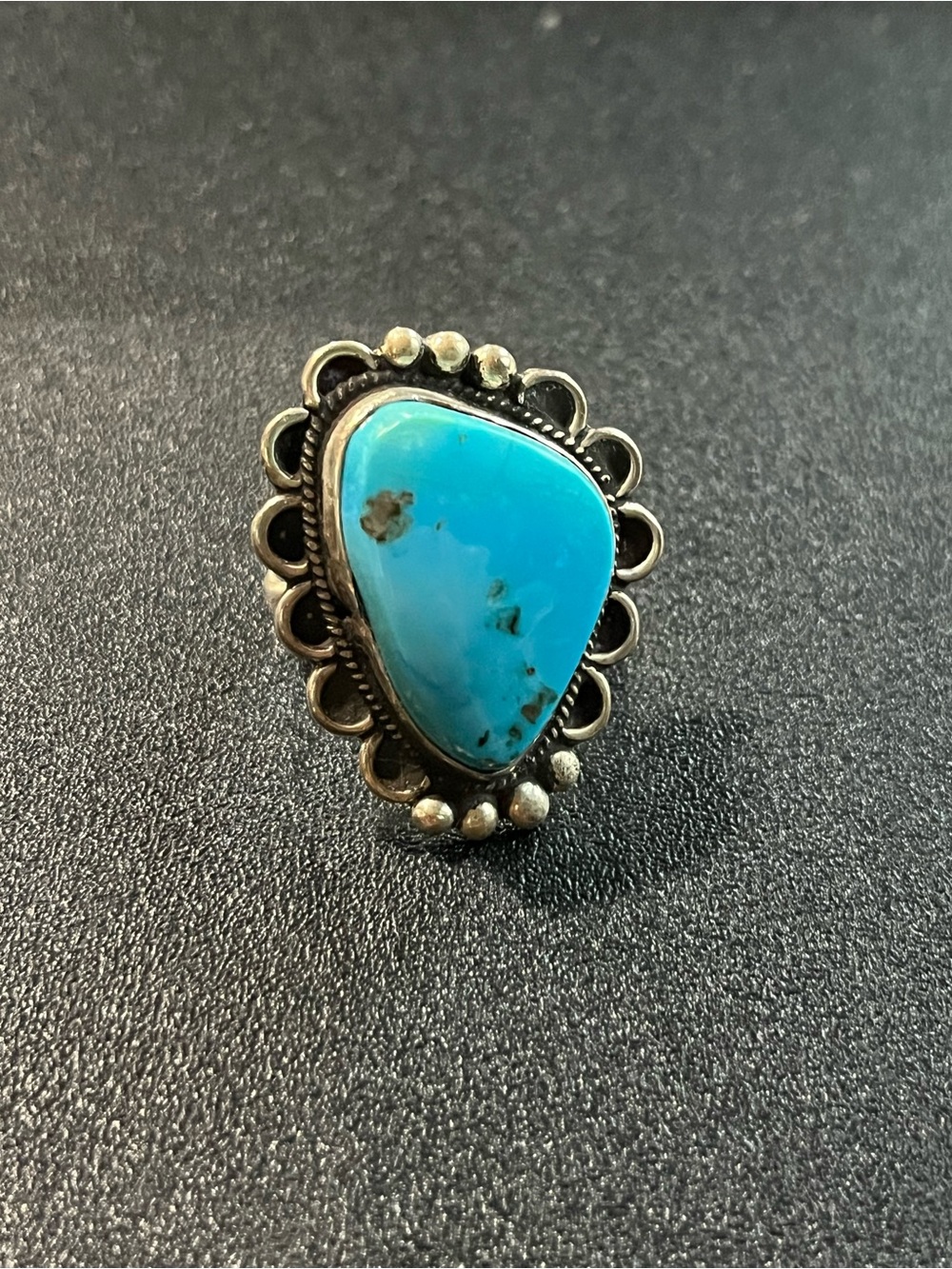 Turquoise Sterling Silver ring. Sz 7.5. Beautiful. Native. Southwestern